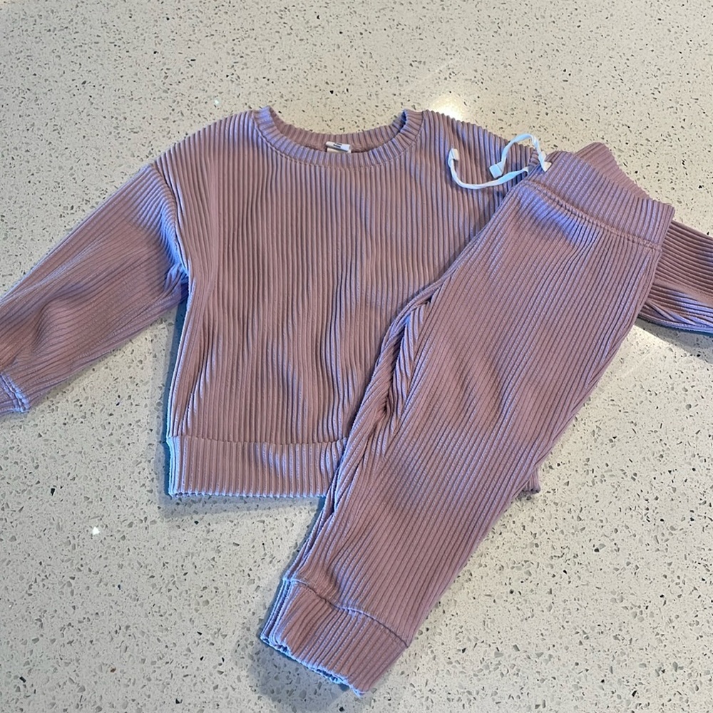 Baby Gap 2T sweatsuit